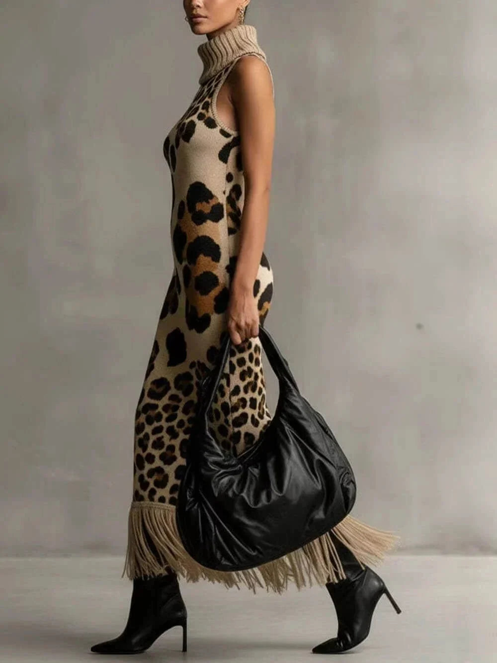 Oksana - Maxikleid mit Leopardenmuster und Fransen