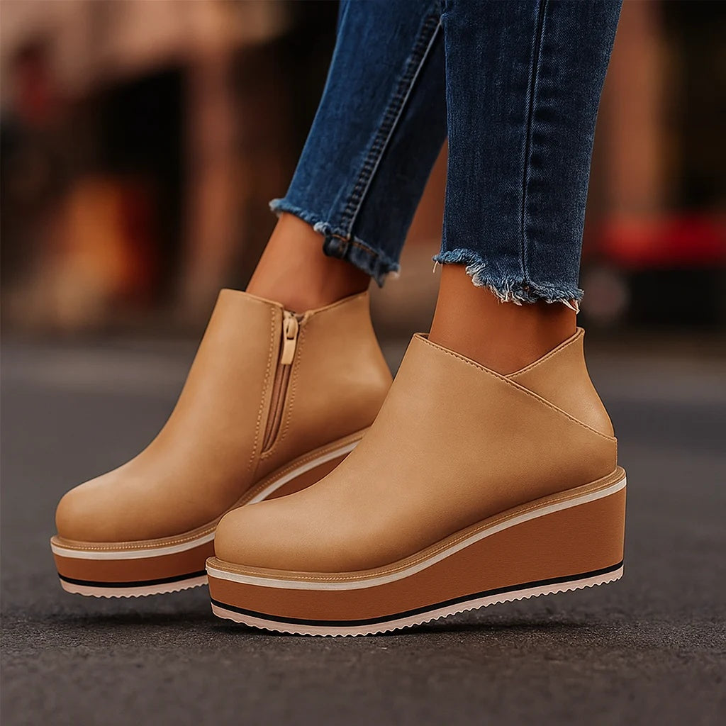 Clotilde - Soft-Touch-Keilstiefeletten