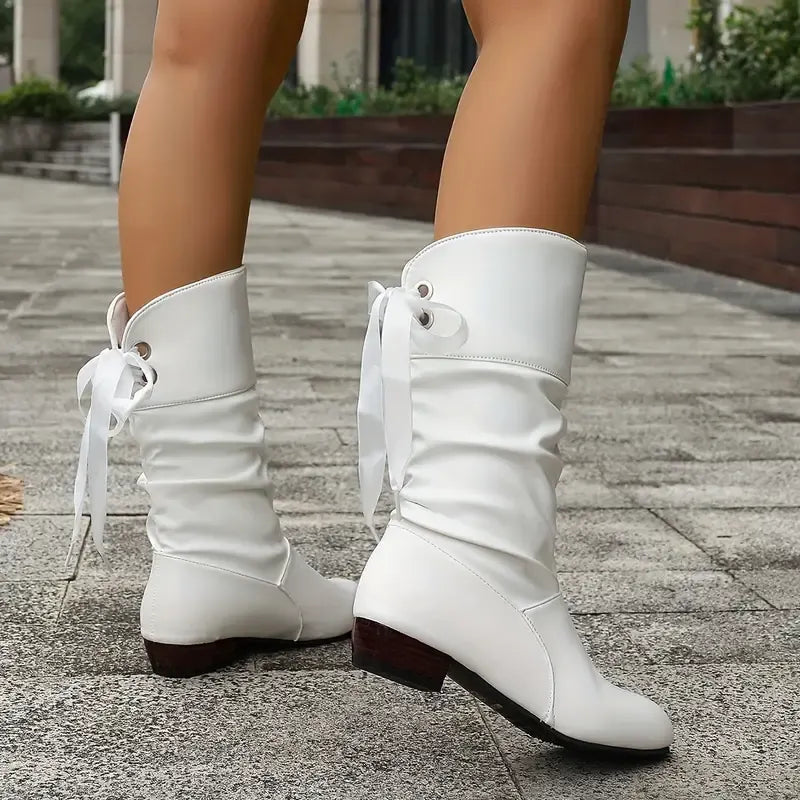 Hilda - Wadenhohe Schnürstiefel mit Raffung