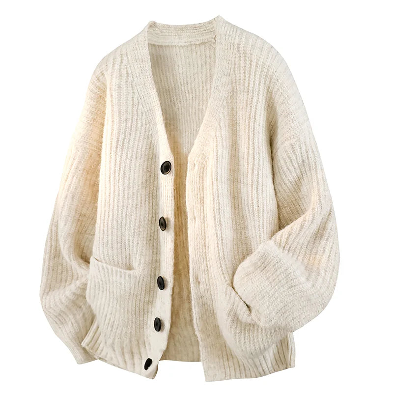 Gertie - Cardigan mit V-Ausschnitt und Knopfleiste