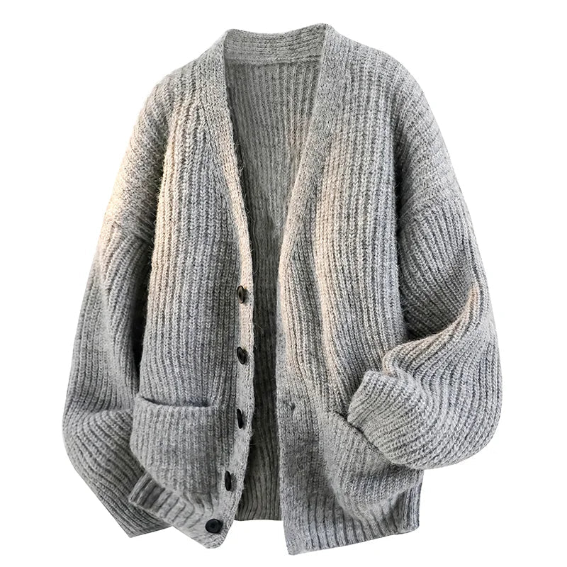Gertie - Cardigan mit V-Ausschnitt und Knopfleiste